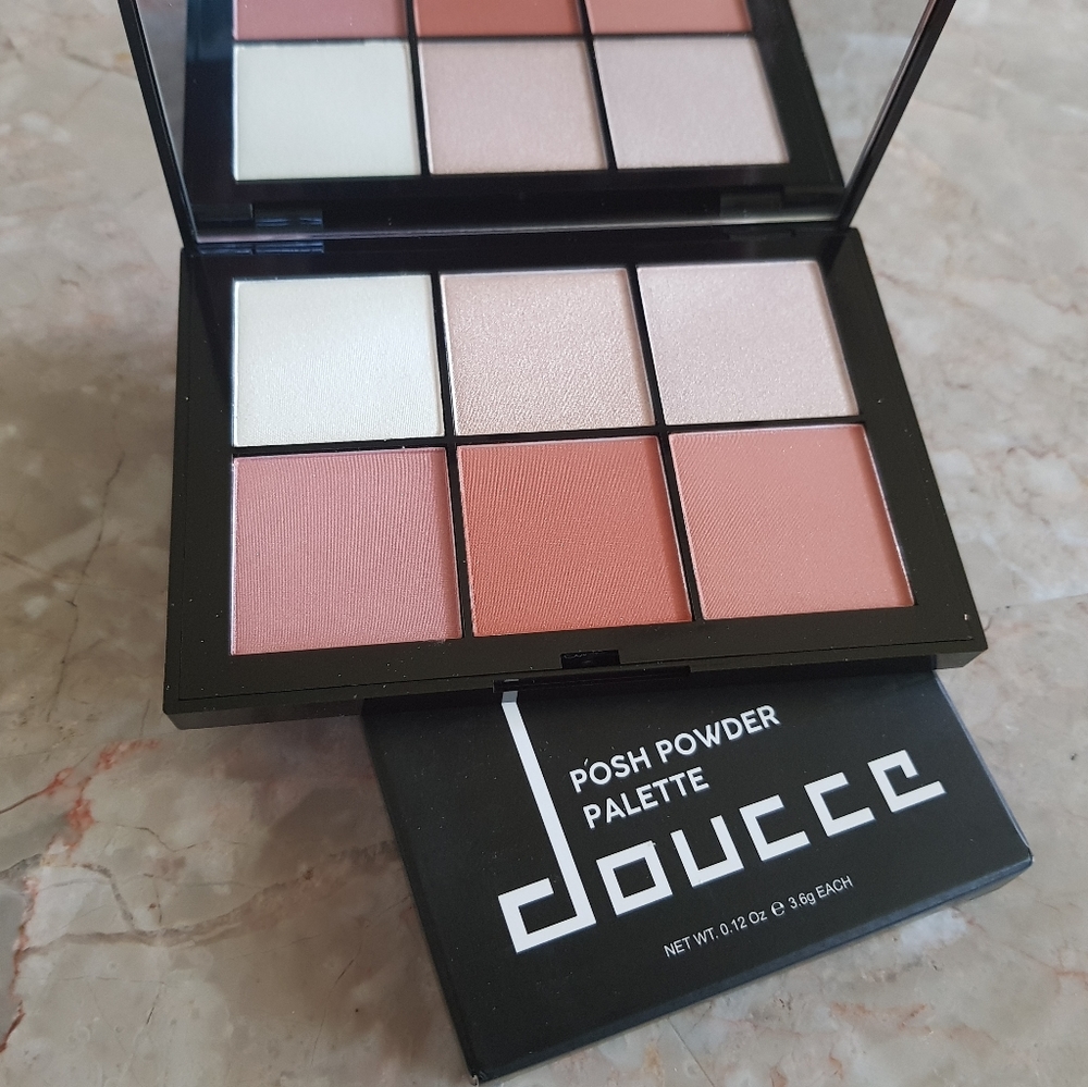 NIB Doucce Blush/Highlighter Palette
